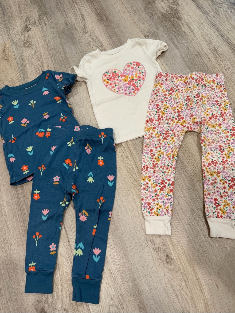 Old Navy Floral Heart & Floral Print Kids Pajama Set bundle